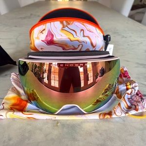 Blenders Ski Goggles - Nebula Diva Drama in Blush - NEW